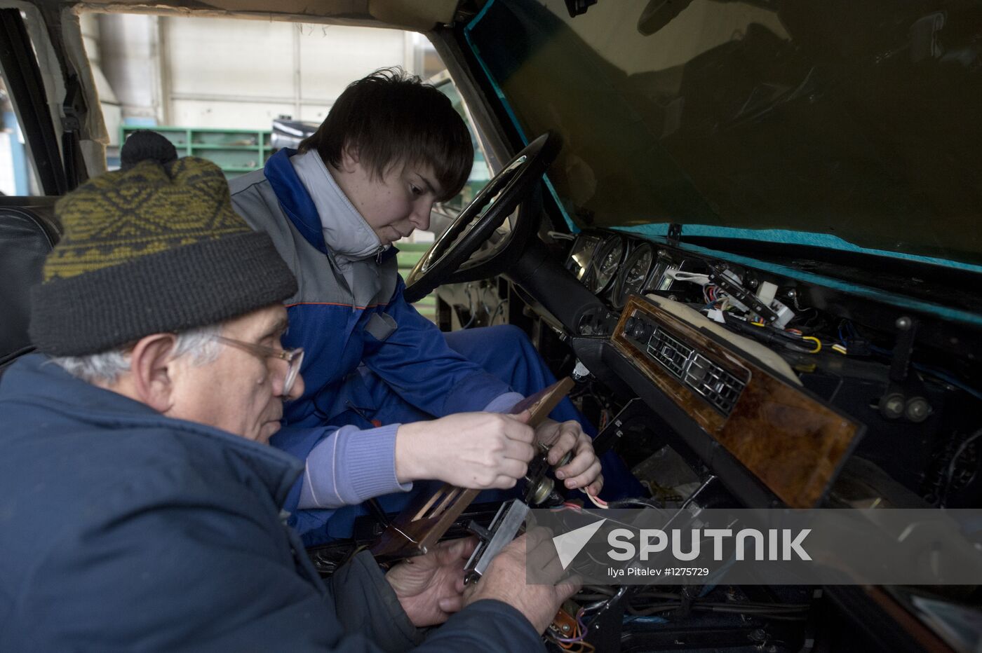 Manufacture of limousines at AMO ZiL factory