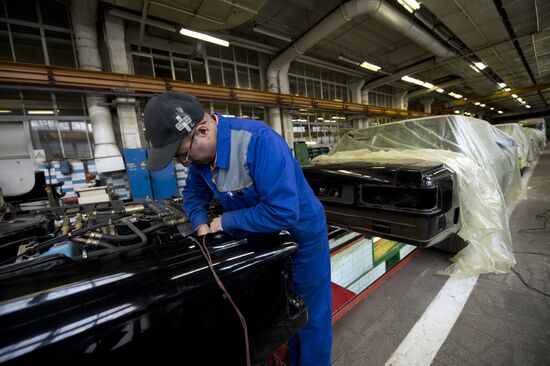 Manufacture of limousines at AMO ZiL factory