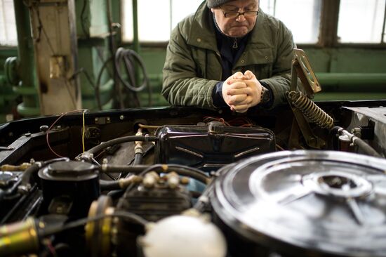 Manufacture of limousines at AMO ZiL factory