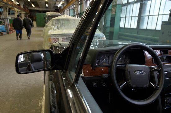 Manufacture of limousines at AMO ZiL factory