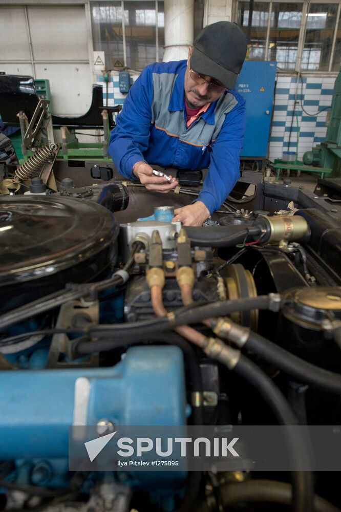 Manufacture of limousines at AMO ZiL factory