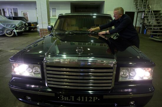 Manufacture of limousines at AMO ZiL factory