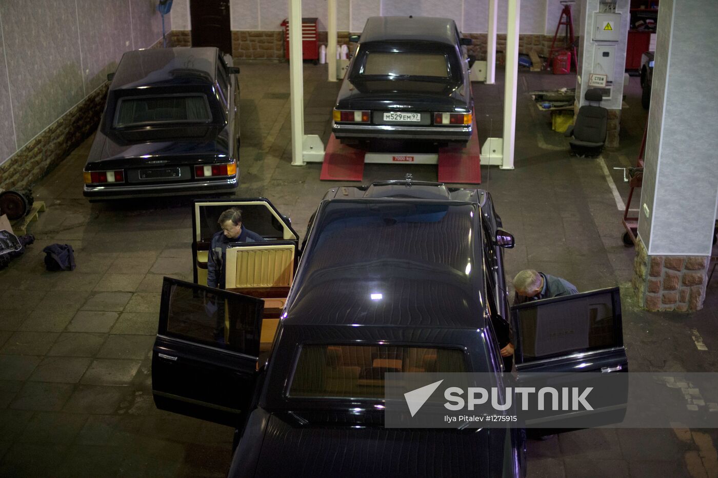 Manufacture of limousines at AMO ZiL factory