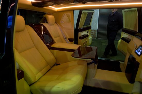 Manufacture of limousines at AMO ZiL factory