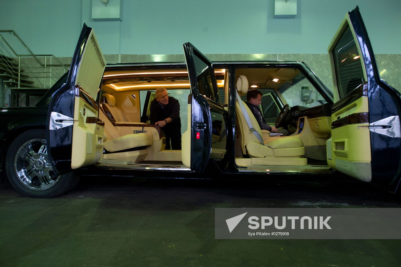 Manufacture of limousines at AMO ZiL factory