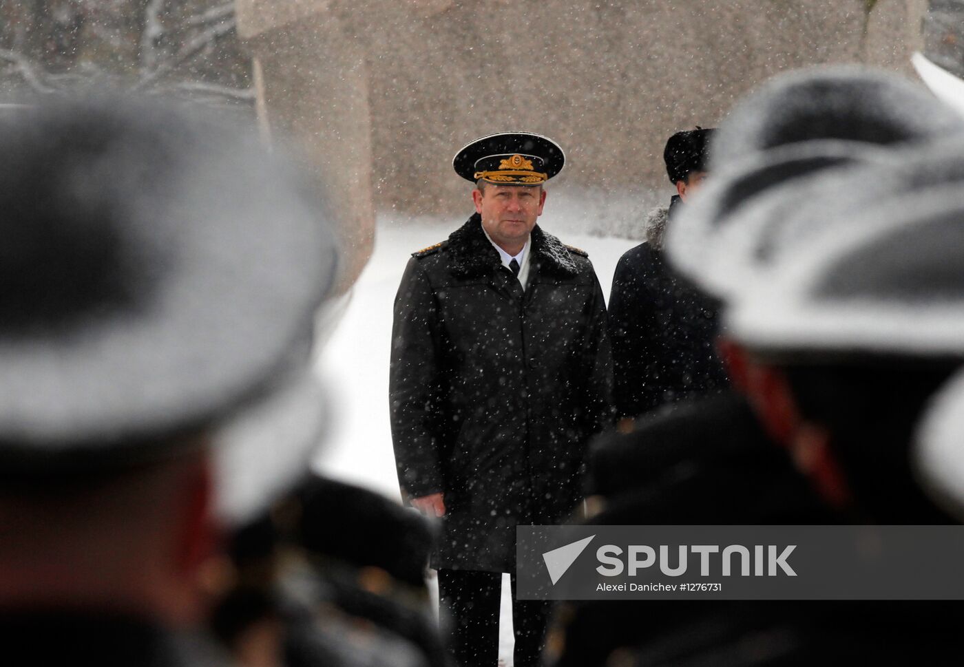 Raising Andreevsky flag on spire of Admiralty in St. Petersburg