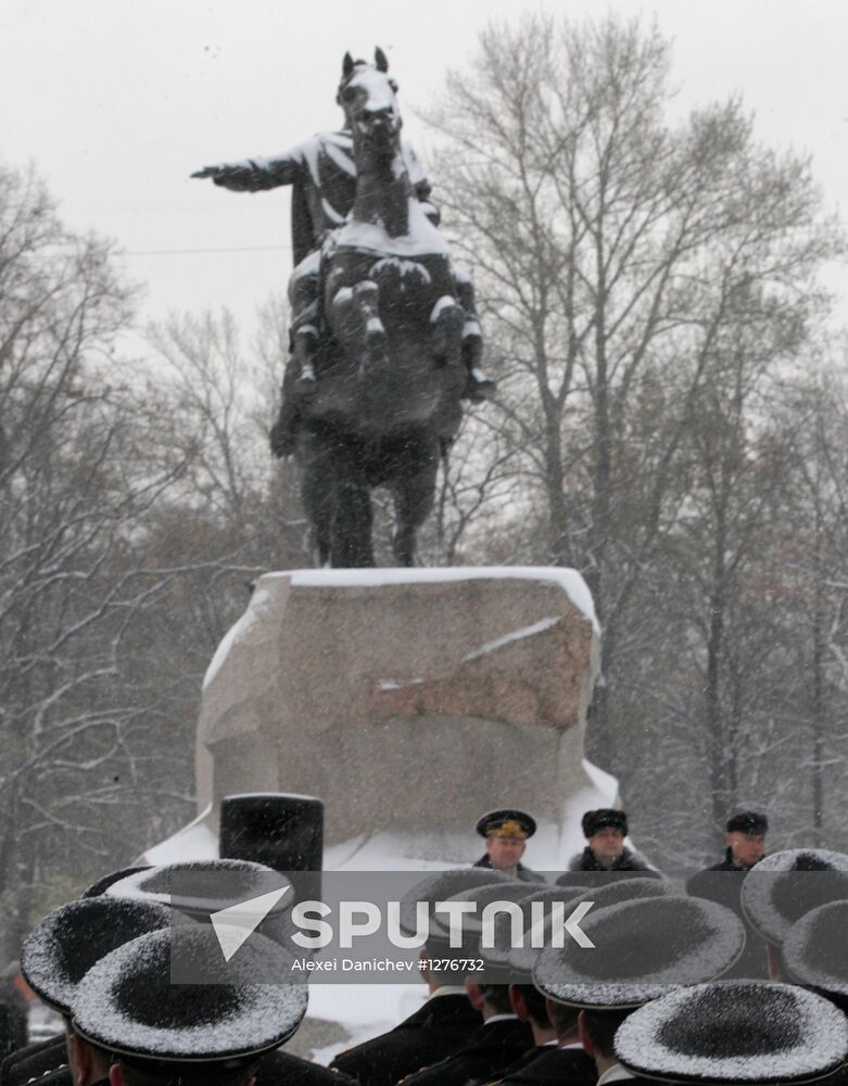 Raising Andreevsky flag on spire of Admiralty in St. Petersburg