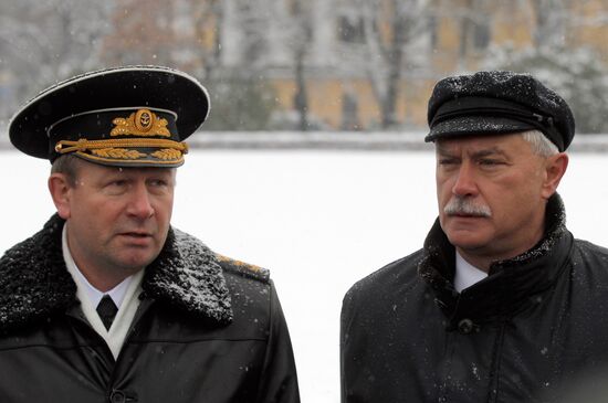 Raising Andreevsky flag on spire of Admiralty in St. Petersburg