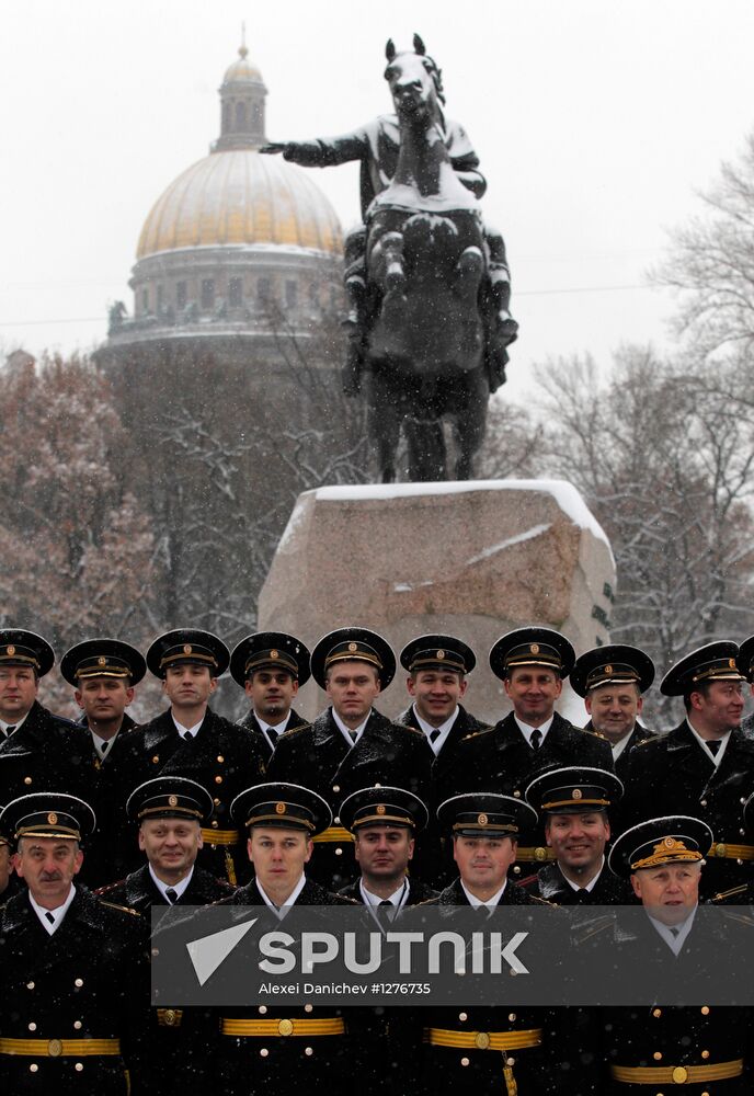 Raising Andreevsky flag on spire of Admiralty in St. Petersburg