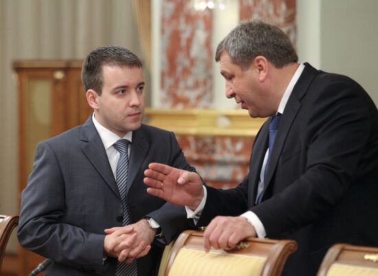 Dmitry Medvedev chairs Russian Government meeting