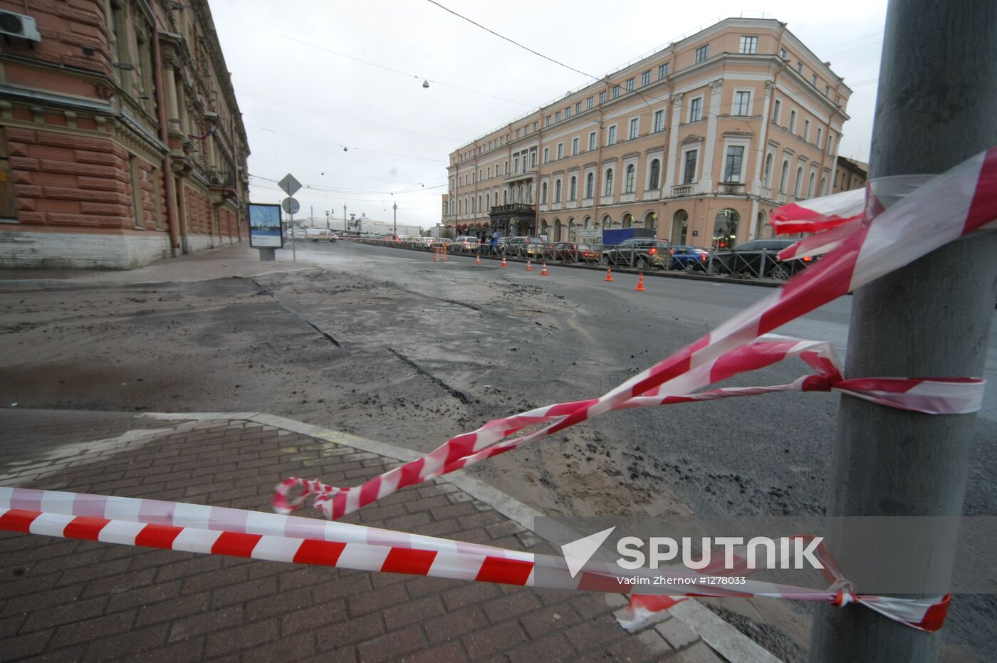 Hot water pipe breaks in St. Petersburg