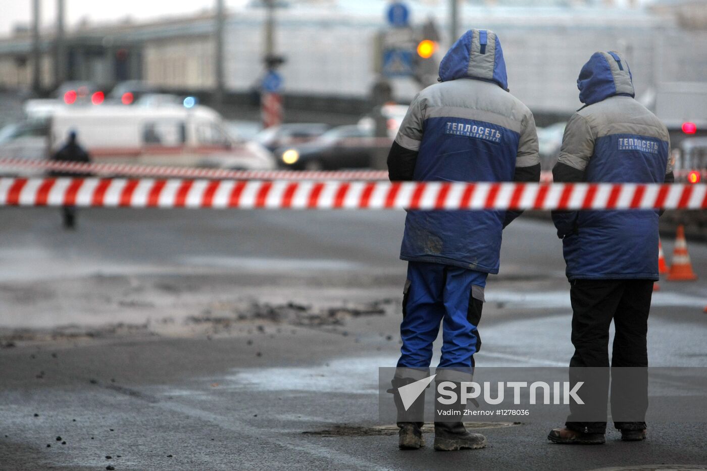 Hot water pipe breaks in St. Petersburg