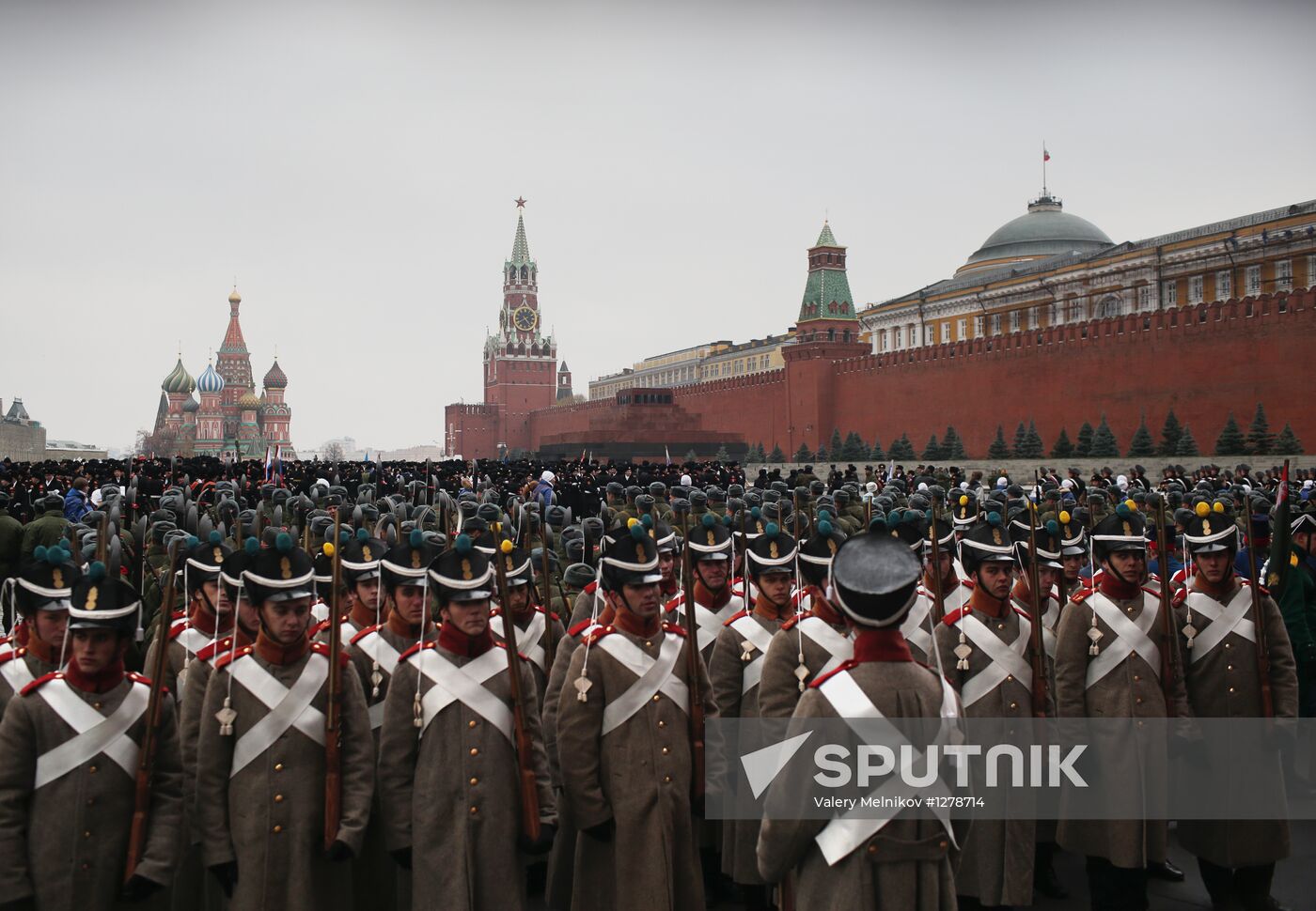 Rehearsal of march in honor of 1941 parade anniversary