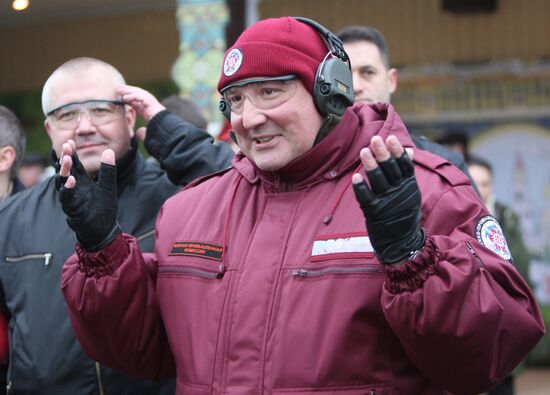 Dmitry Rogozin visits TSNIITOCHMASH near Moscow