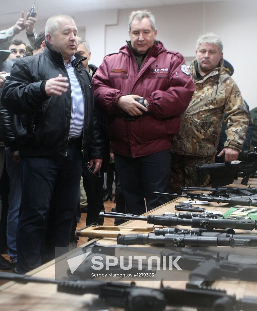 Dmitry Rogozin visits TSNIITOCHMASH near Moscow