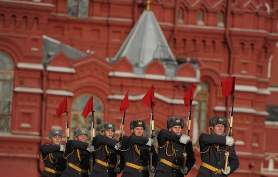 Full rehearsal of march to mark 1941 parade anniversary