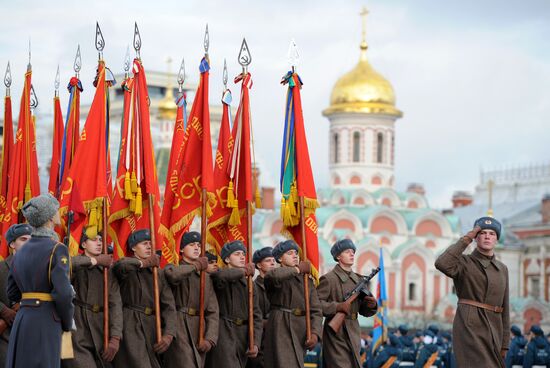 Dress rehearsal for march honoring anniversary of 1941 parade