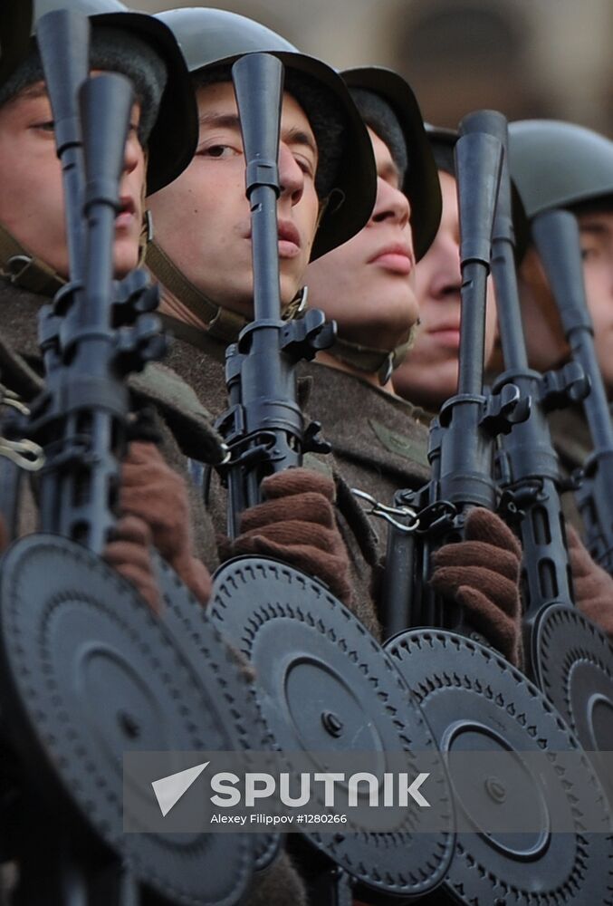 Full rehearsal of march to mark 1941 parade anniversary