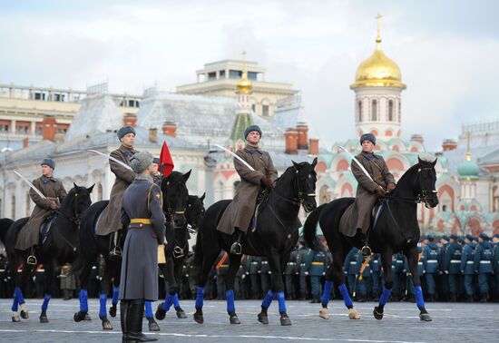 Dress rehearsal for march honoring anniversary of 1941 parade