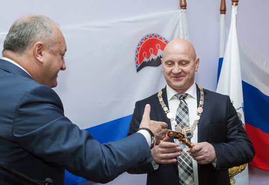 Mayor of Petropavlovsk-Kamchatsky Konstantin Slyschenko sworn-in