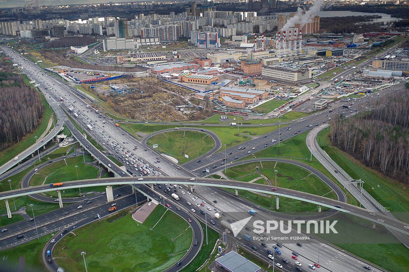 Sergei Sobyanin inspects new Moscow territories, chairs meeting