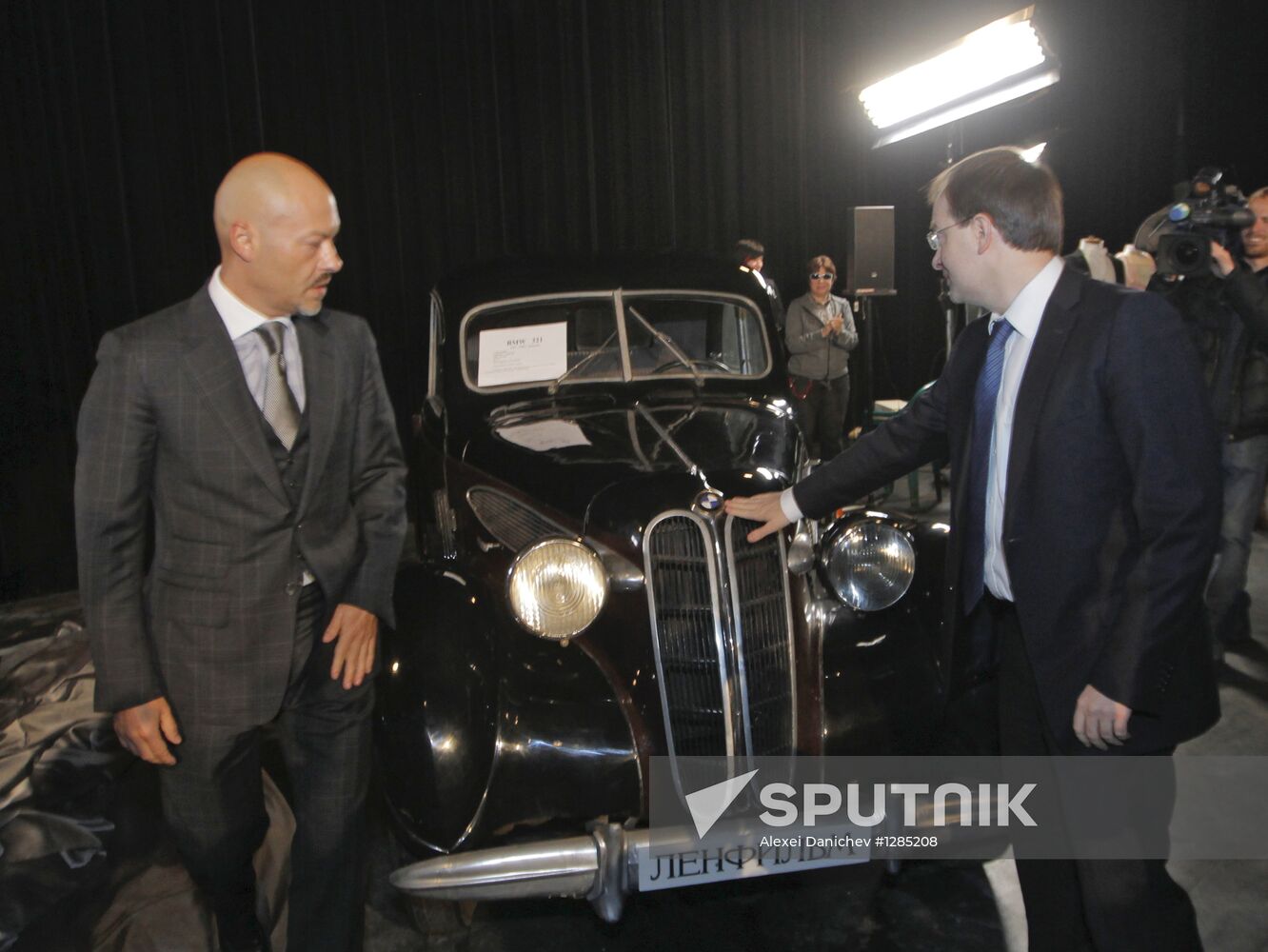 Retro cars stolen 2 years ago are back at Lenfilm