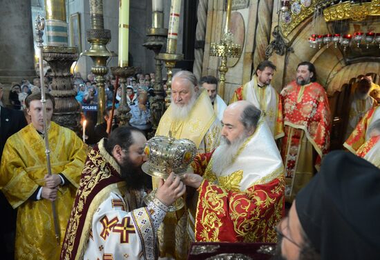 Patriarch Kirill conducts liturgy in Church of Holy Sepulchre