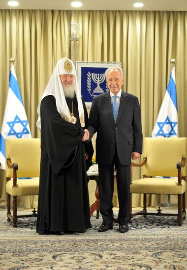 Patriarch Kirill meets with Israel's President Shimon Peres