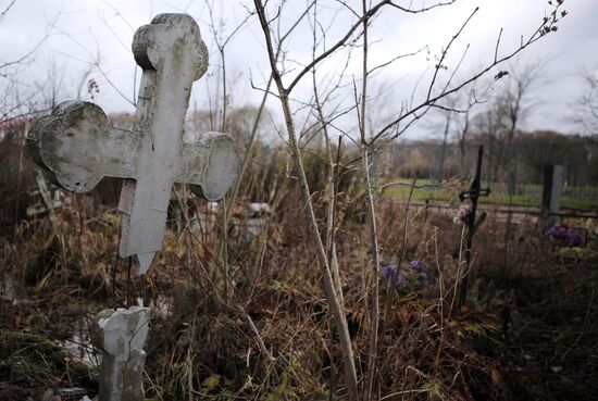 Vandals ruin 14 crosses at Piskarevskoye cemetery