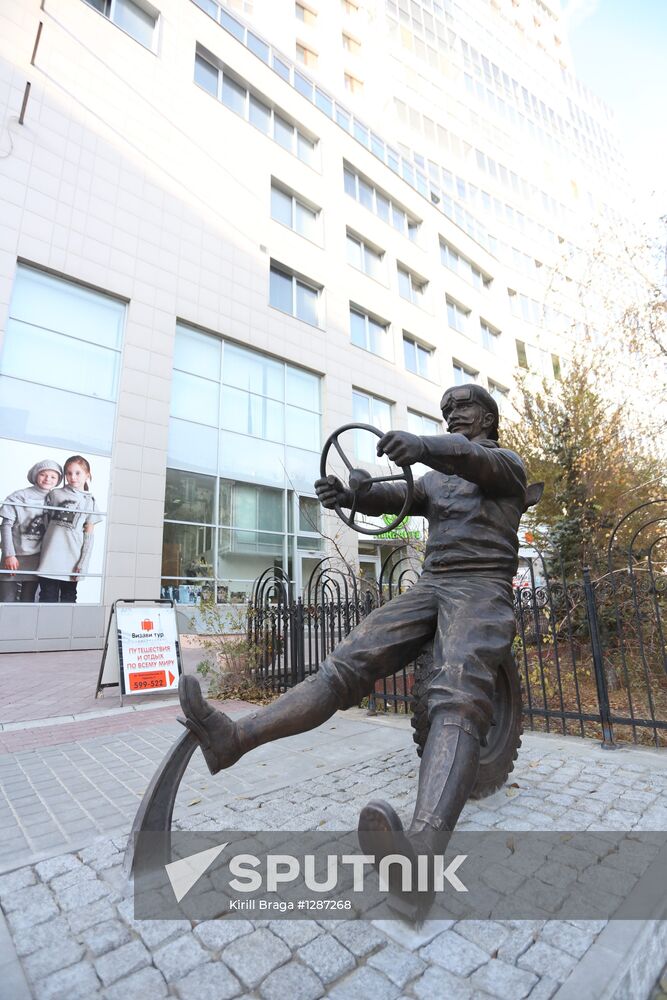 New monument to motorist in Volgograd