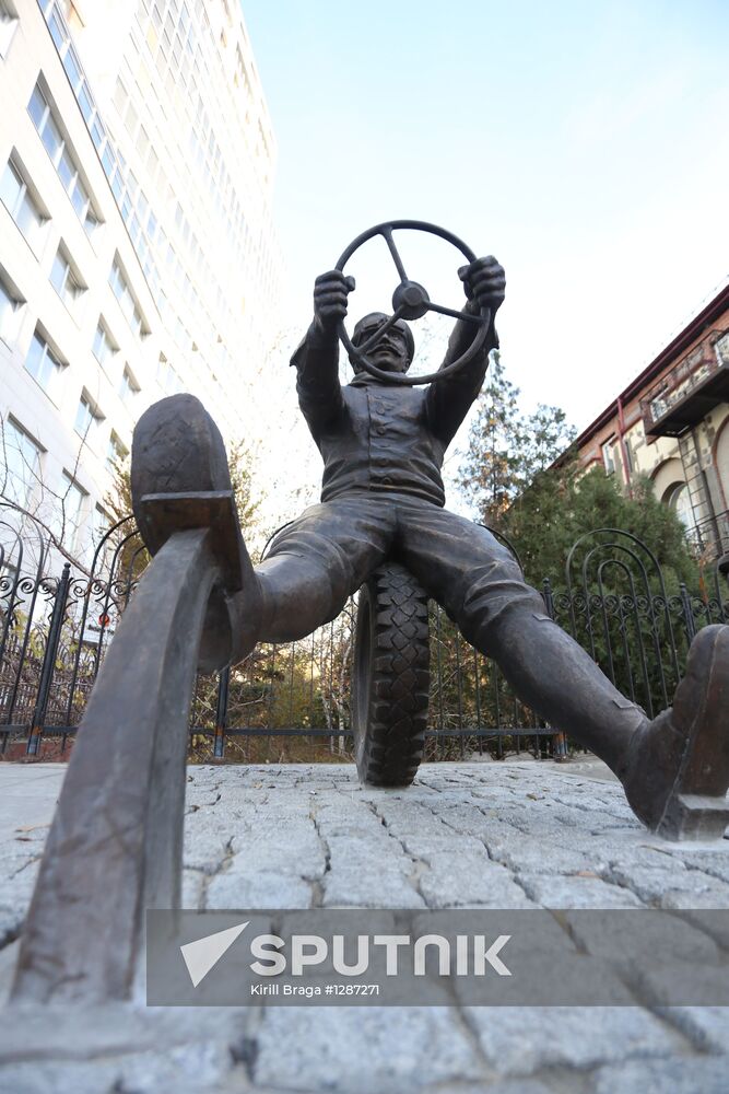 New monument to motorist in Volgograd
