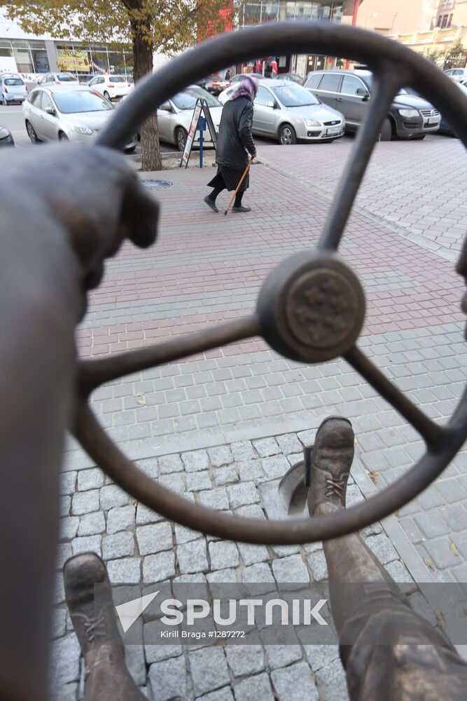 New monument to motorist in Volgograd