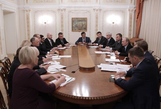 Vladimir Putin meets with Opora Rossii leadership