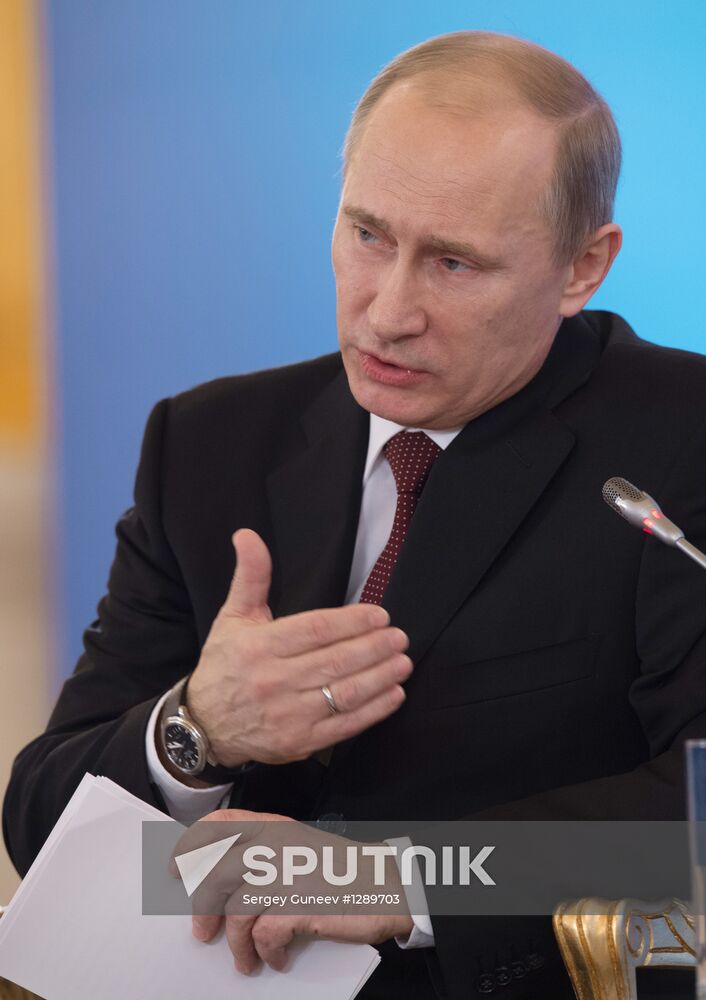 Vladimir Putin and Angela Merkel at St. Petersburg Dialog Forum