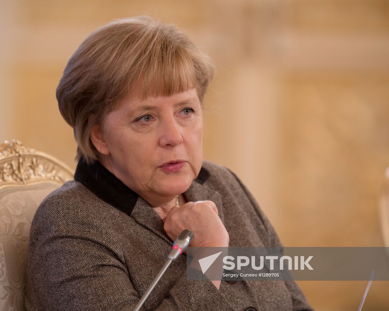 Vladimir Putin, Angela Merkel at St. Petersburg Dialogue Forum