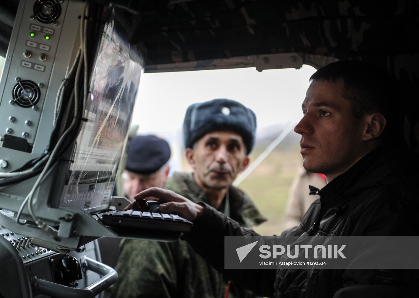 Leer-2 radio countermeasures complex presented