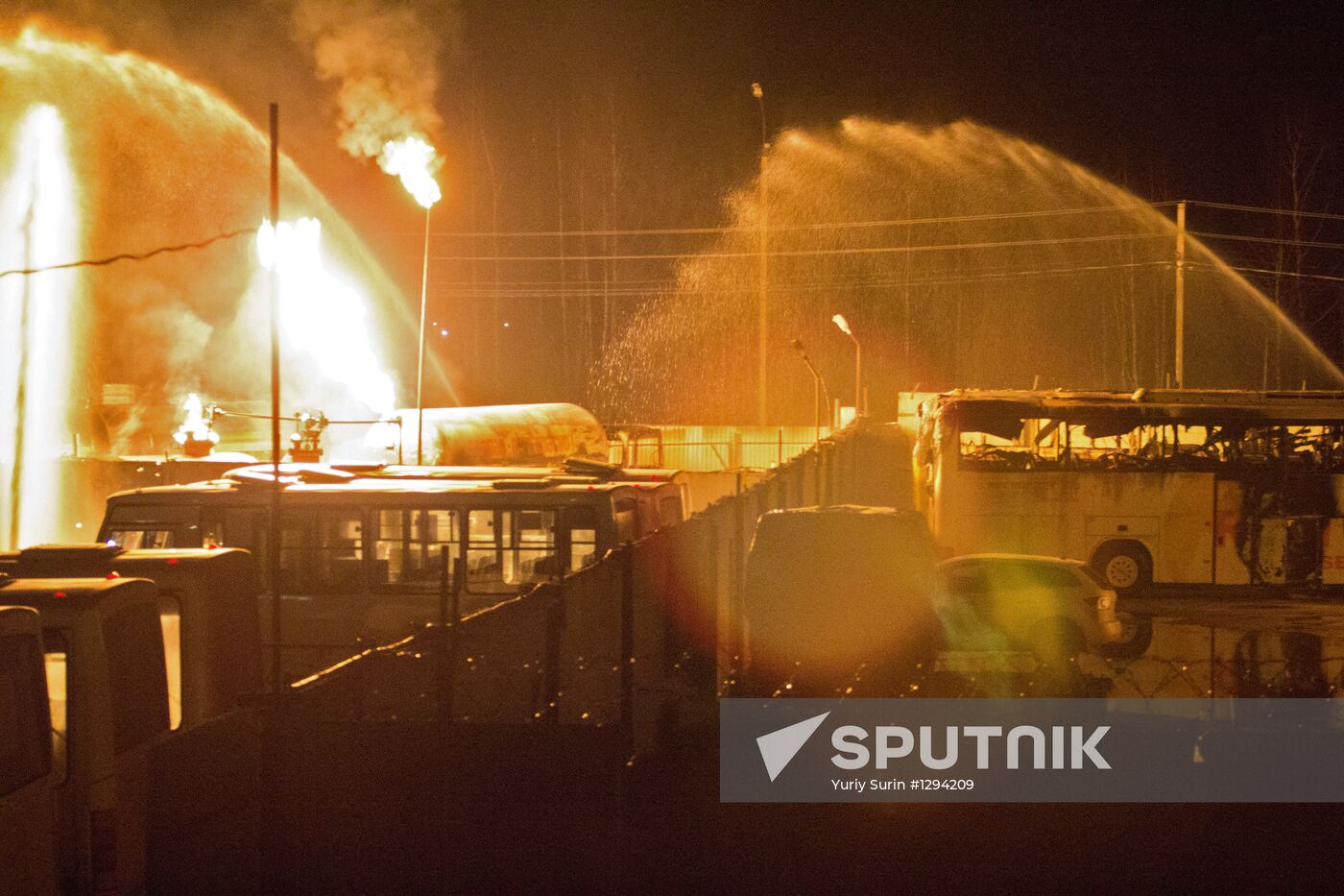 Large fire engulfs parking lot in Tver