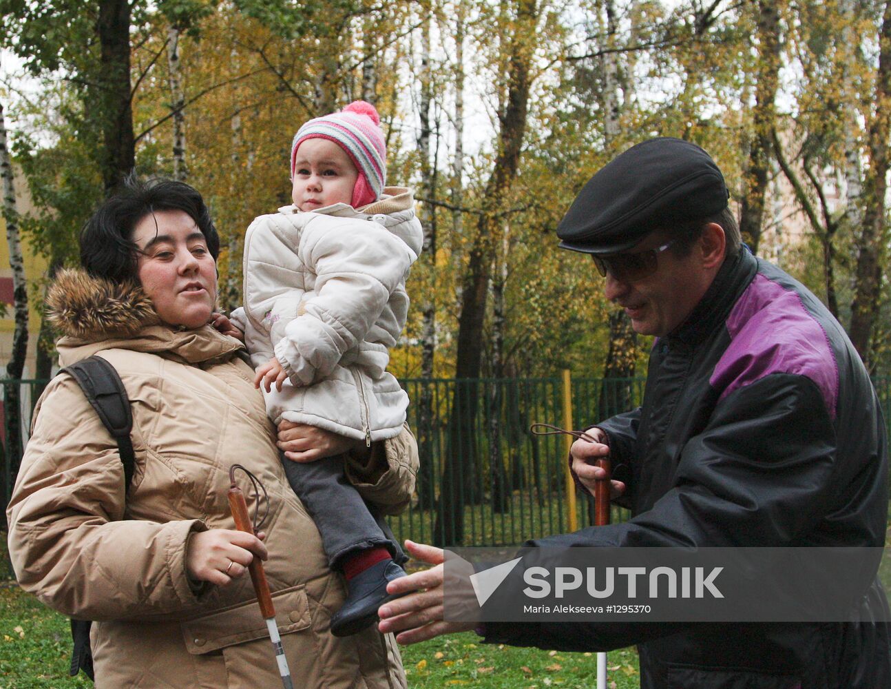 Life of visually impaired family in Moscow