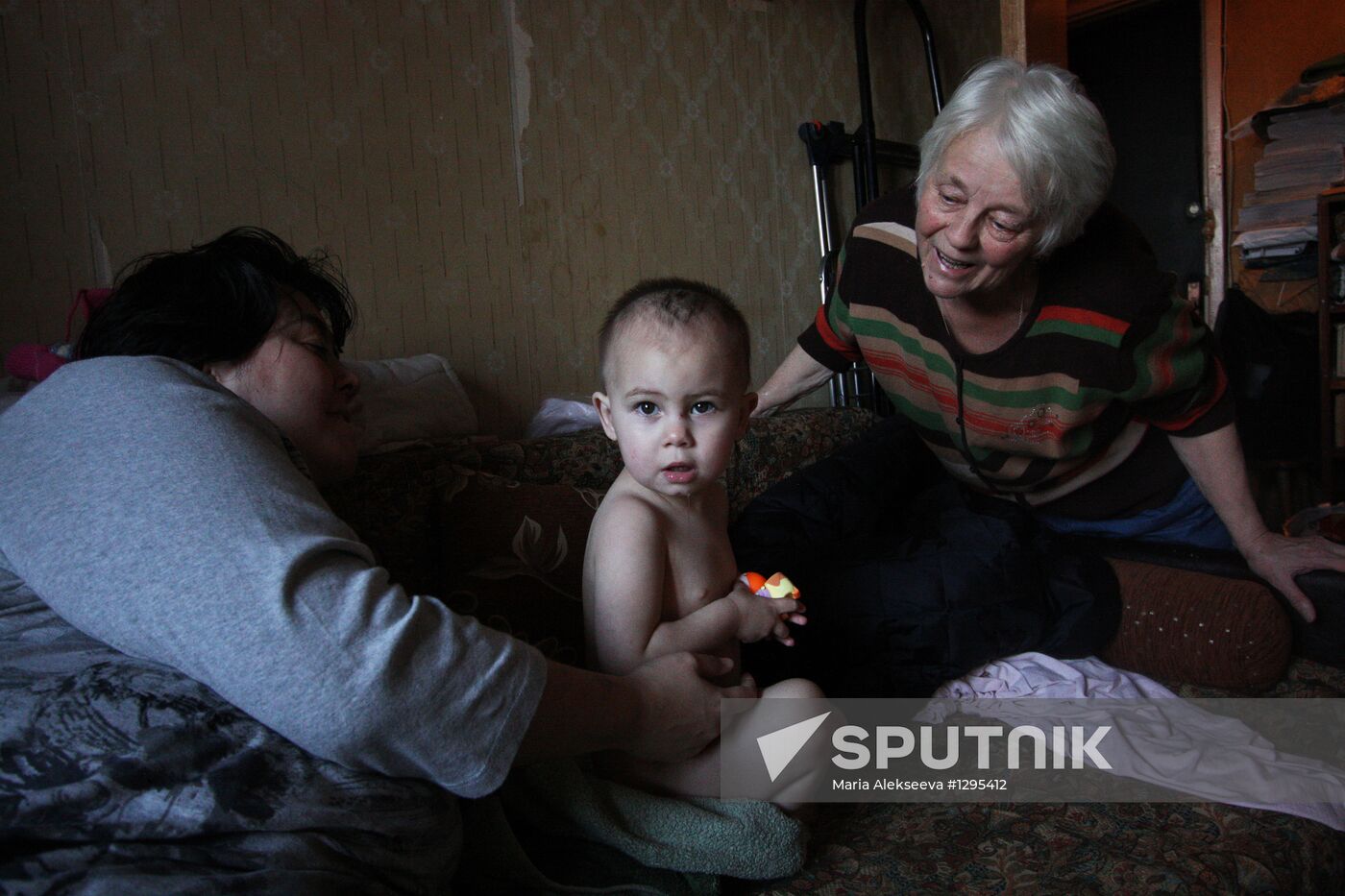 Life of visually impaired family in Moscow