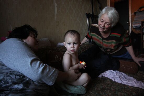 Life of visually impaired family in Moscow