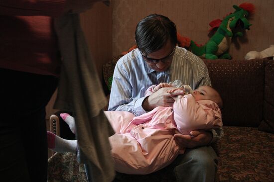 Life of visually impaired family in Moscow