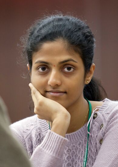 Chess. World Championship for Women. Semifinal matches