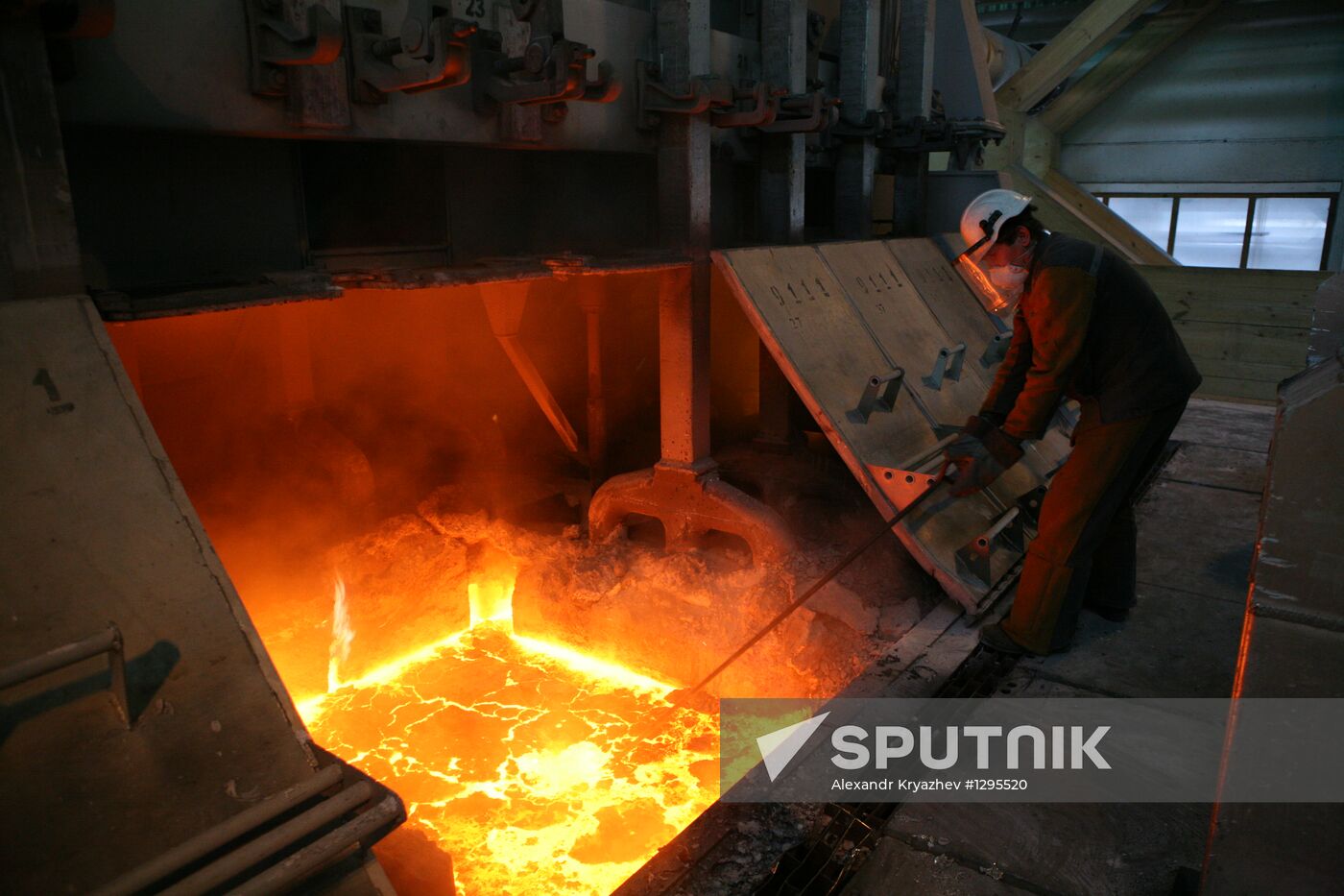 Aluminum production at RUSAL plants