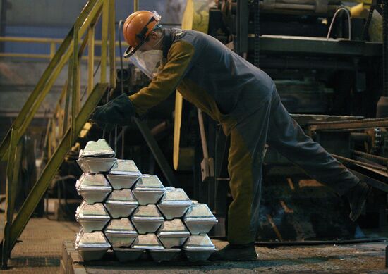 Aluminum production at RUSAL plants