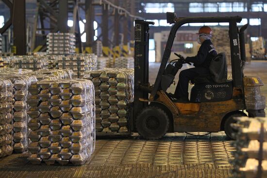 Aluminum production at RUSAL plants