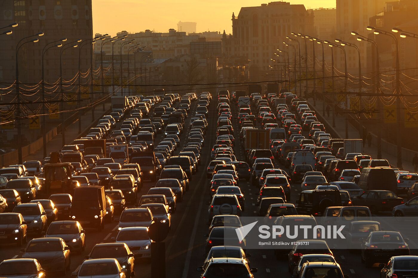 Car "probki" traffic jams on Moscow streets