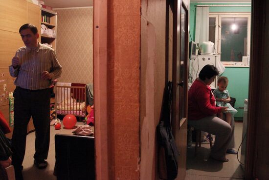 Life of visually impaired family in Moscow