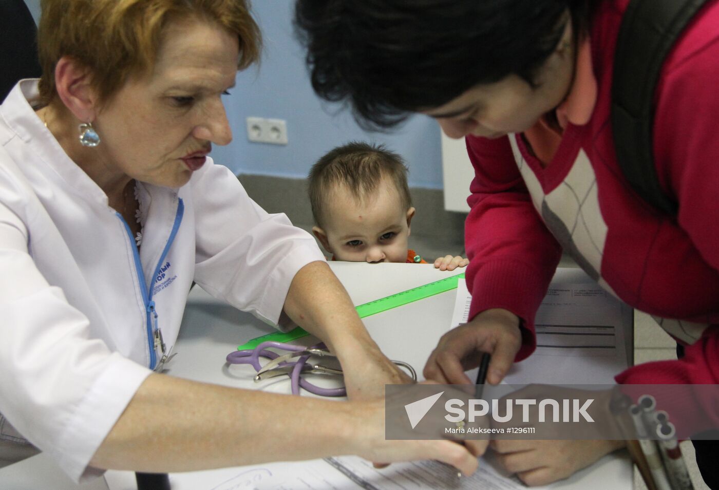 Life of visually impaired family in Moscow