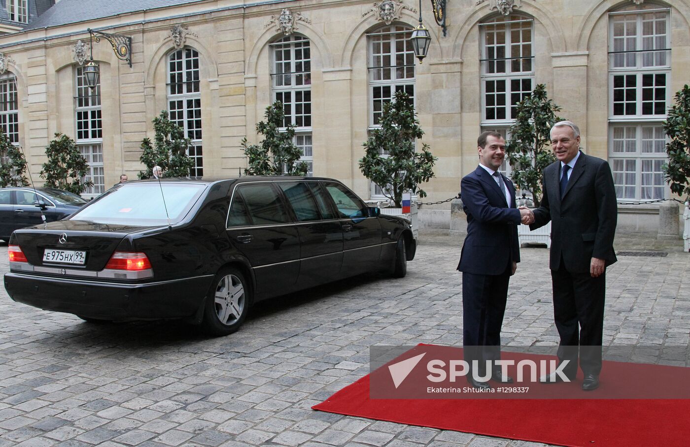 Dmitry Medvedev visits France