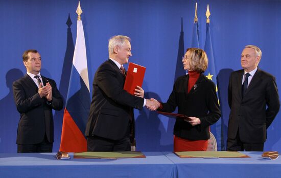 Dmitry Medvedev visits France